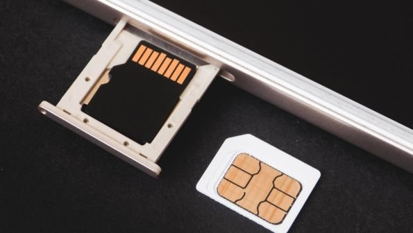 what is esim? what is a sim card? image of phone and sim card